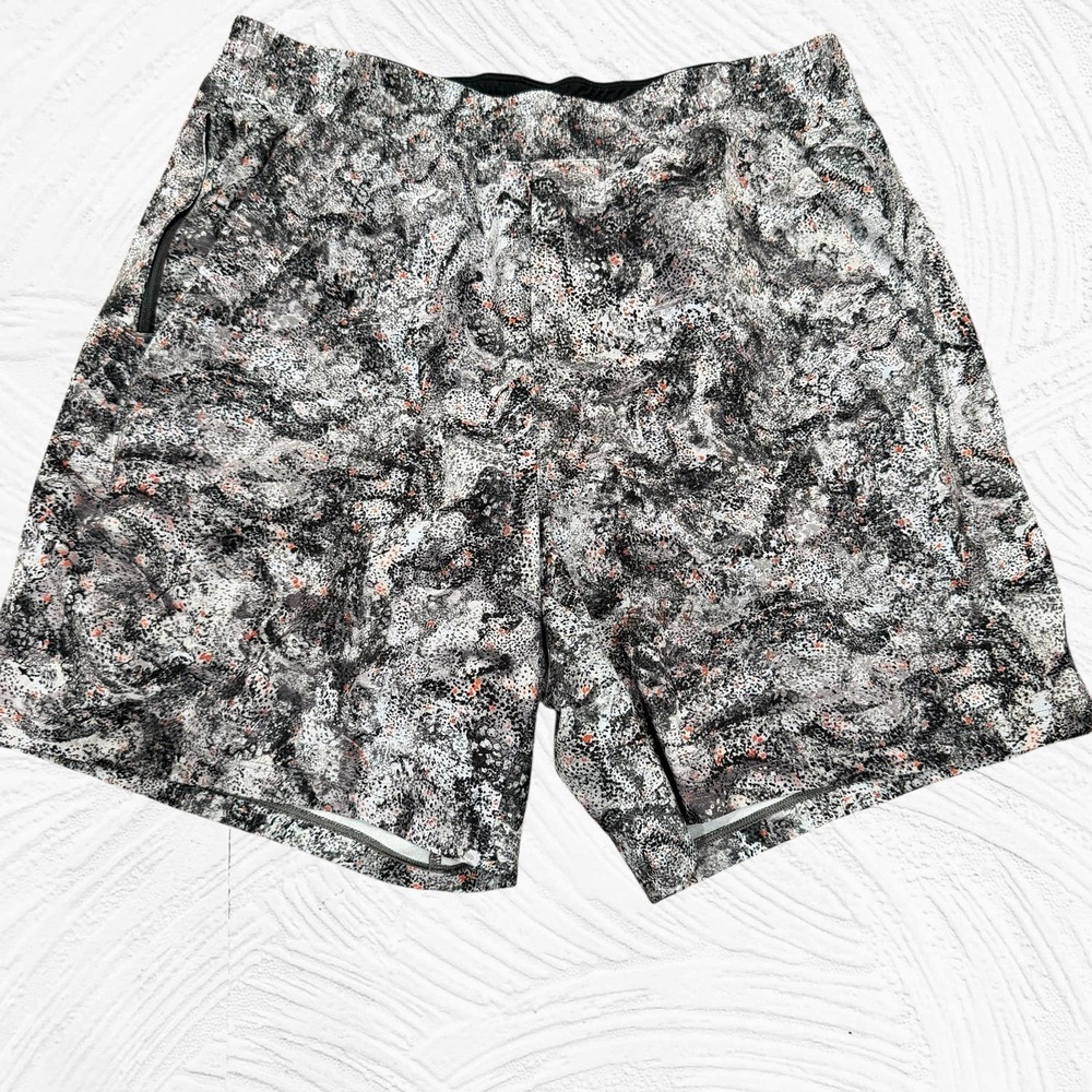 Lululemon Lined Pace Breaker Shorts Mens Size Medium Gray Black 6" Inseam